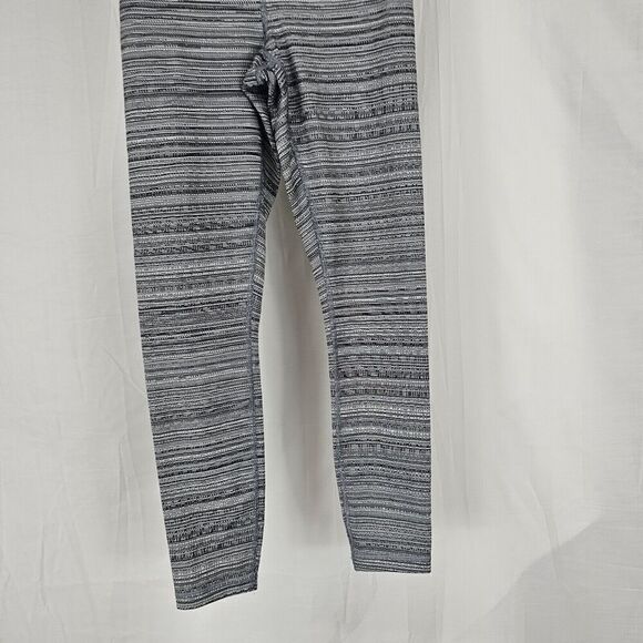 Athleta HIGH RISE JACQUARD CHATURANGA™ 7/8 TIGHT Size XS Black - Picture 3 of 8